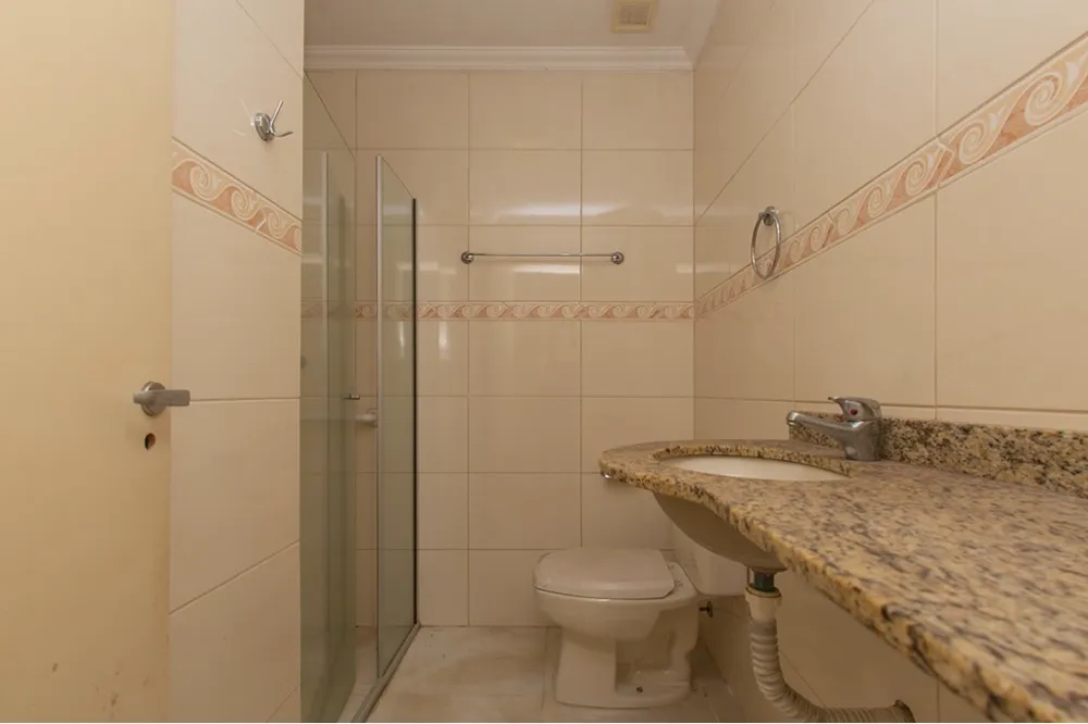 Casa para venda no bairro Vila Ipiranga em Porto Alegre