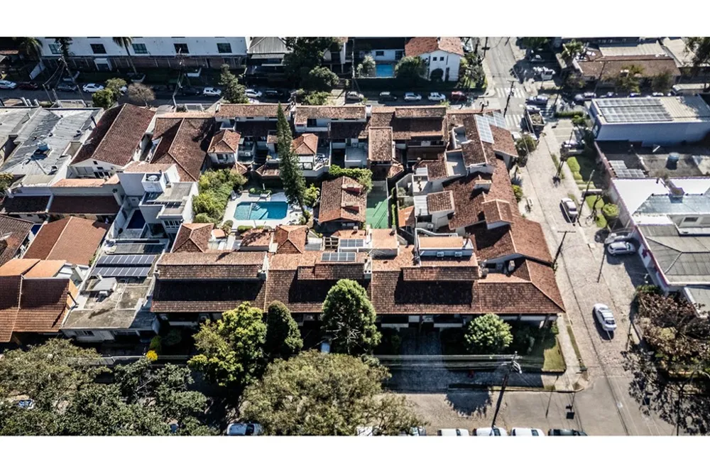 Casa em Condomínio para venda no bairro Três Figueiras em Porto Alegre
