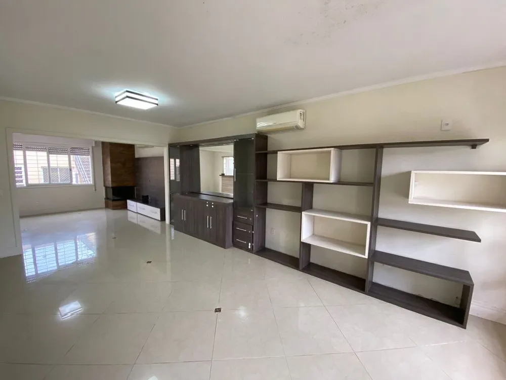 Casa para venda no bairro Chácara das Pedras em Porto Alegre
