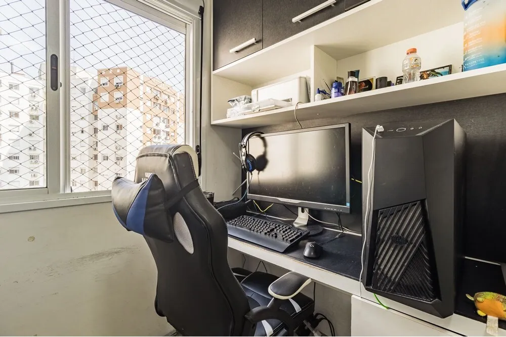 Apartamento para venda no bairro Vila Ipiranga em Porto Alegre
