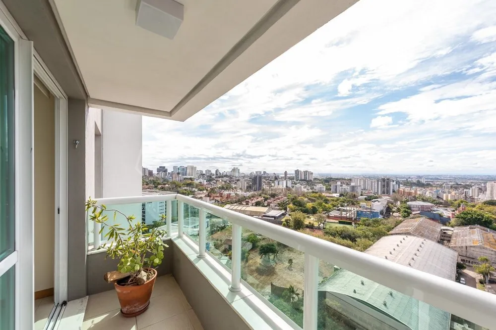 Apartamento para venda no bairro Três Figueiras em Porto Alegre
