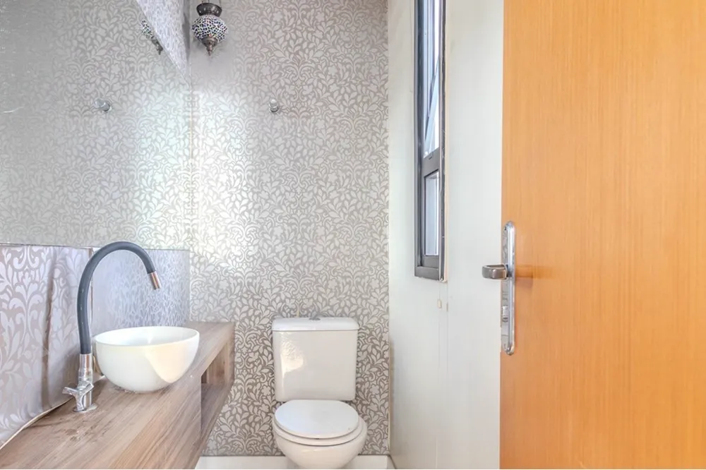 Sala para venda no bairro Três Figueiras em Porto Alegre