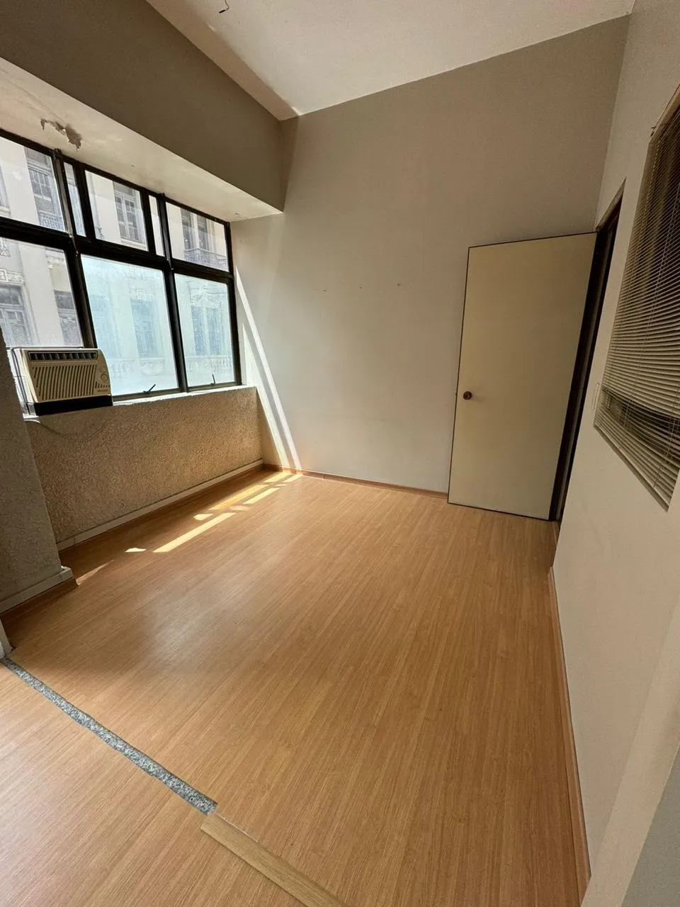 Sala para venda no bairro Centro Histórico em Porto Alegre
