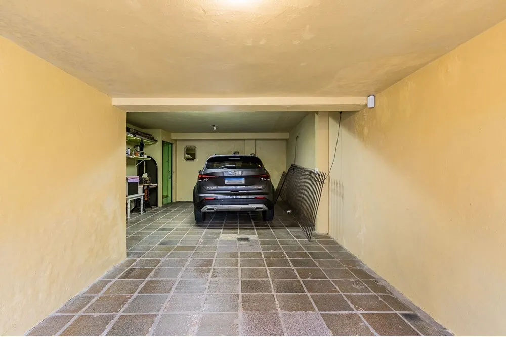 Casa para venda no bairro Vila Ipiranga em Porto Alegre
