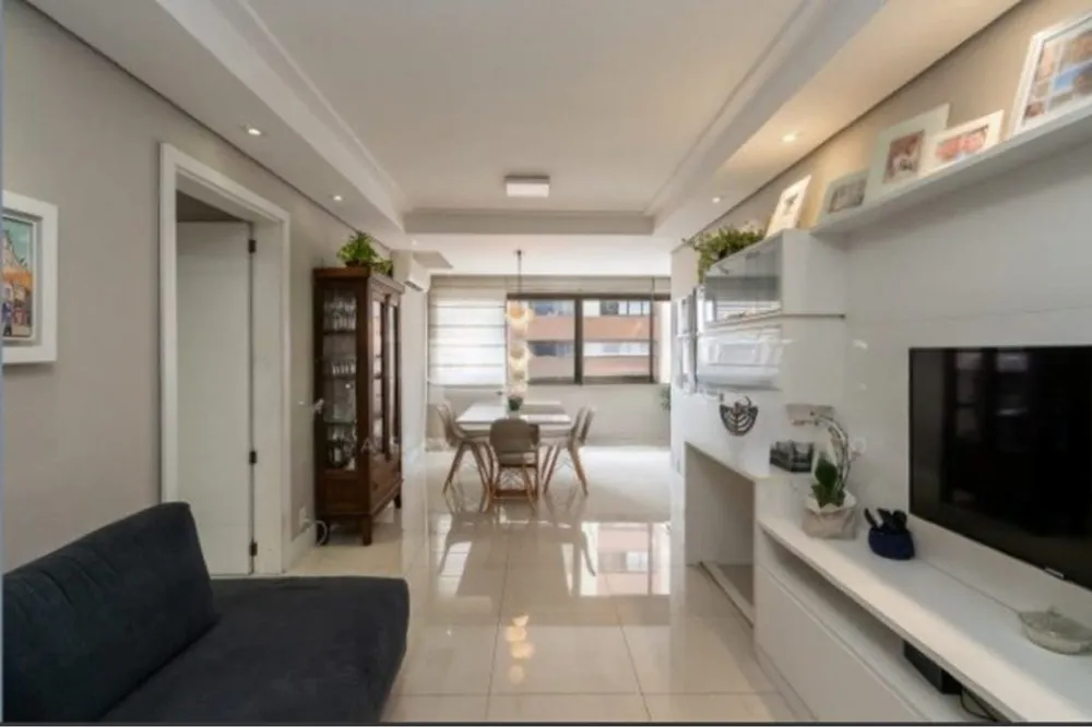 Apartamento para venda no bairro Vila Ipiranga em Porto Alegre