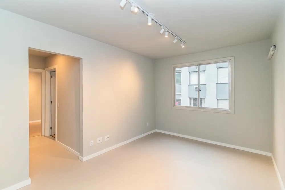 Apartamento para venda no bairro Vila Ipiranga em Porto Alegre