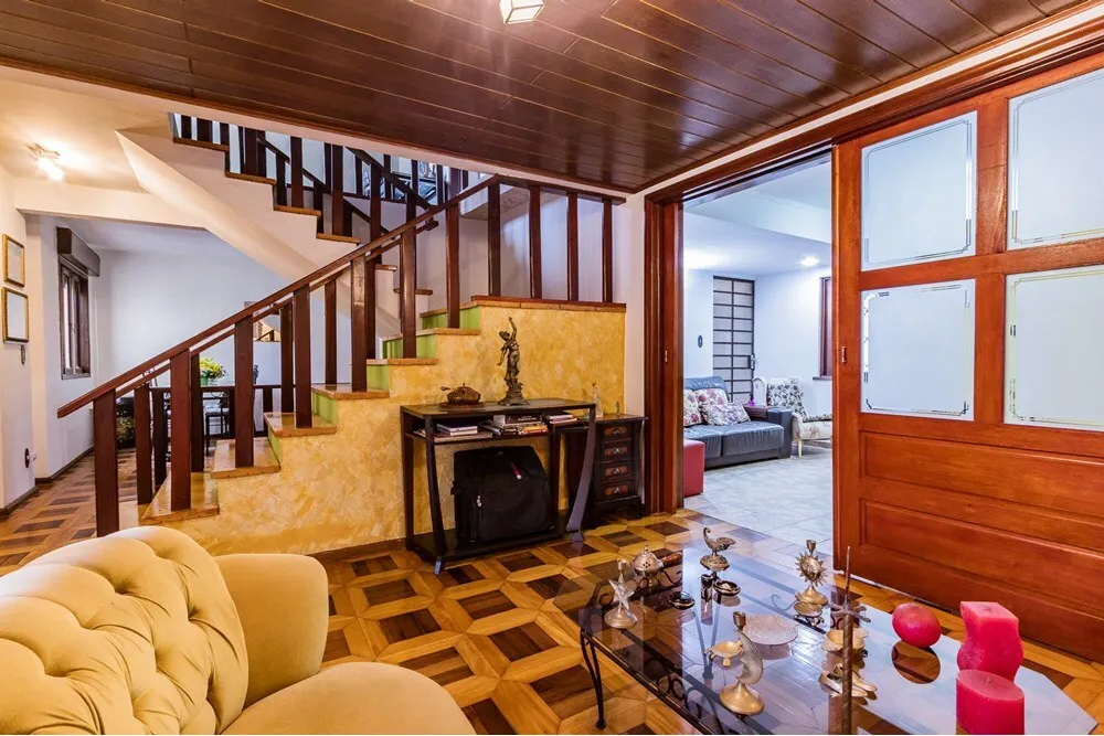 Casa para venda no bairro Vila Ipiranga em Porto Alegre
