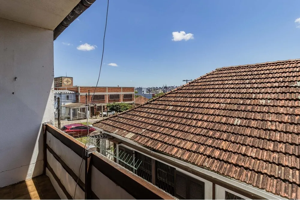 Casa para venda no bairro Partenon em Porto Alegre