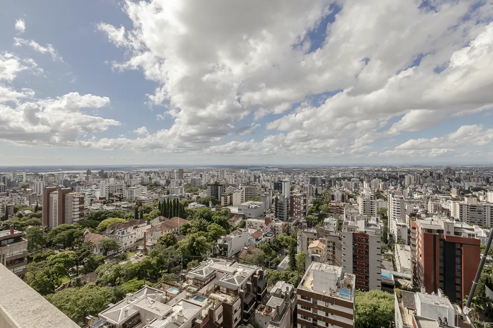 Triplex para venda no bairro Bela Vista em Porto Alegre