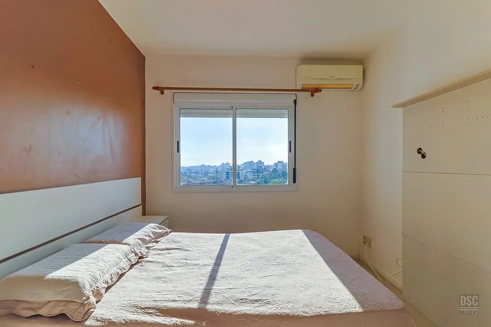Apartamento para venda no bairro Vila Ipiranga em Porto Alegre