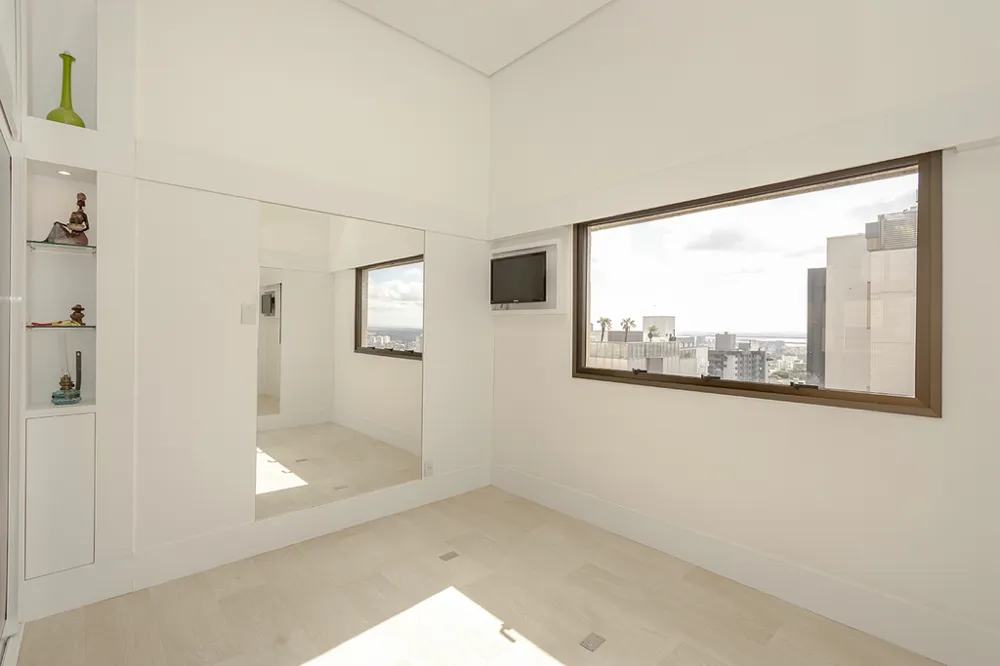 Triplex para venda no bairro Bela Vista em Porto Alegre