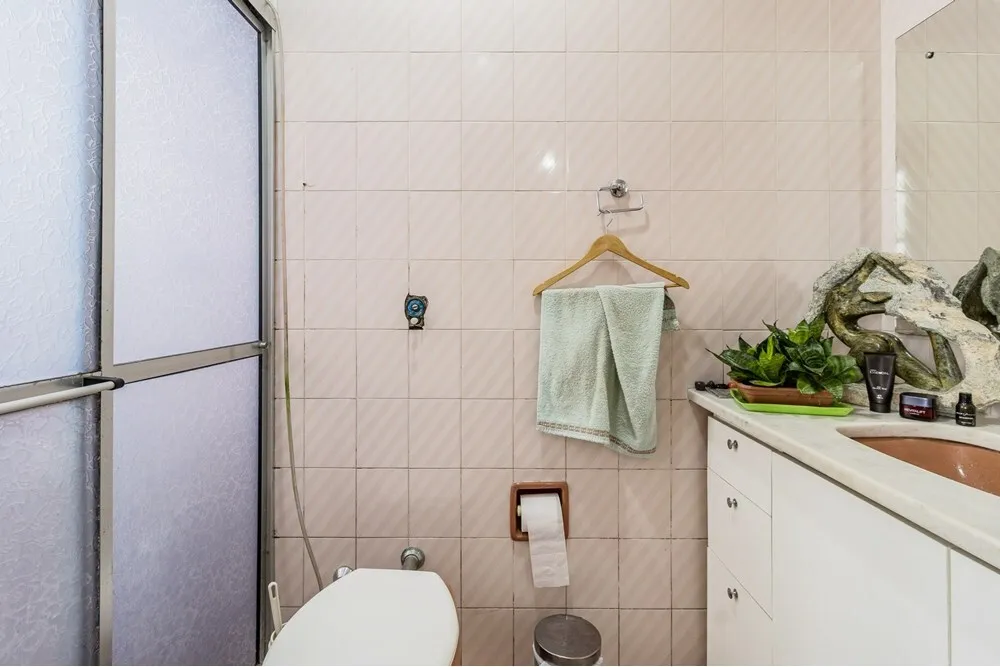 Casa para venda no bairro Partenon em Porto Alegre