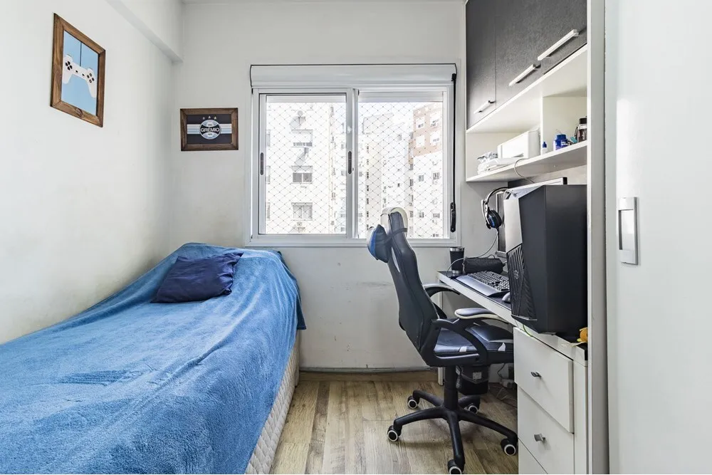 Apartamento para venda no bairro Vila Ipiranga em Porto Alegre