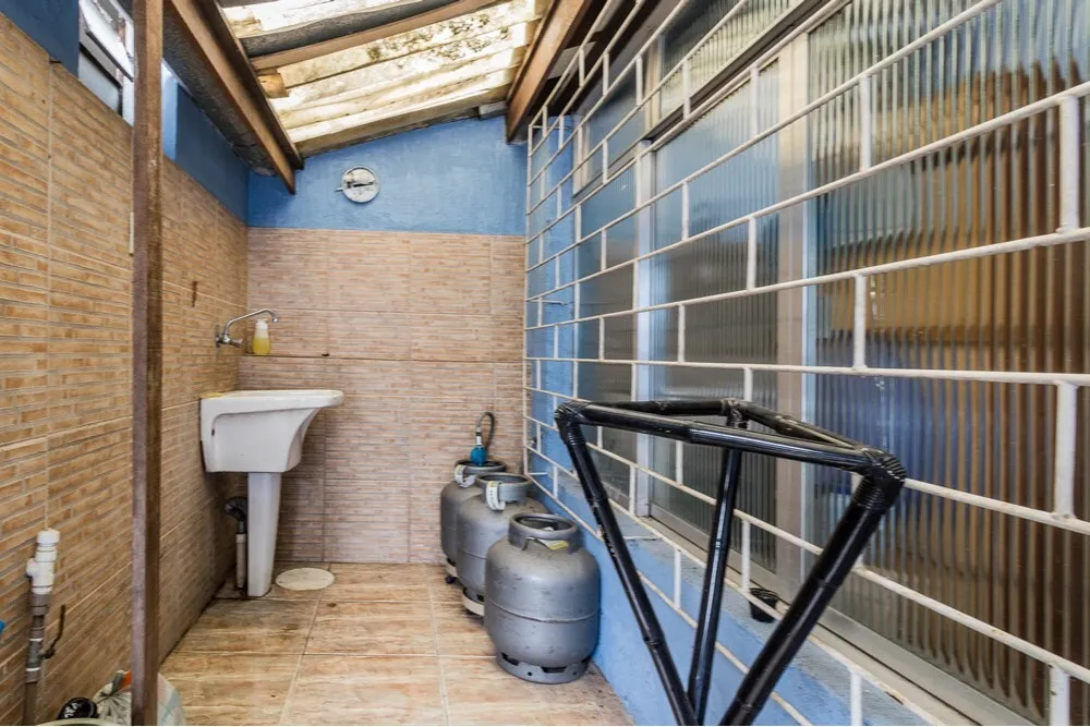 Casa para venda no bairro Partenon em Porto Alegre