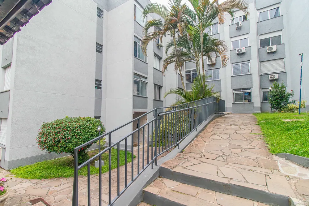 Apartamento para venda no bairro Vila Ipiranga em Porto Alegre