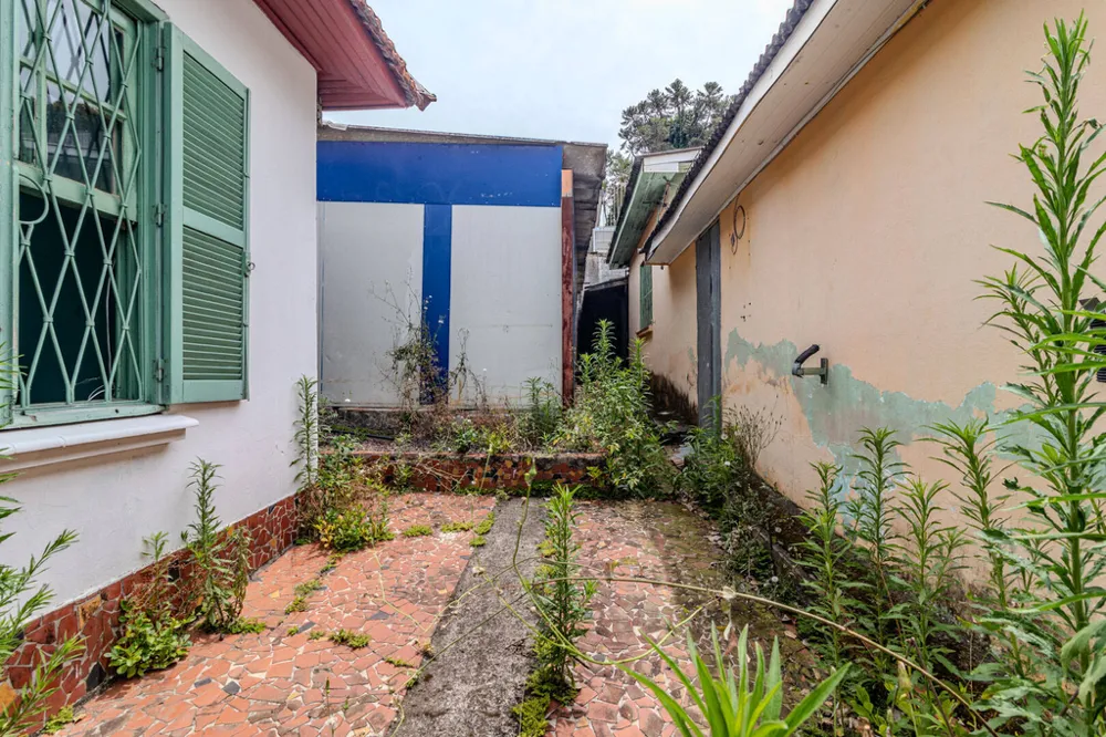 Edifício Comercial para venda no bairro Vila Ipiranga em Porto Alegre