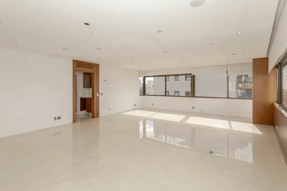 Triplex para venda no bairro Bela Vista em Porto Alegre