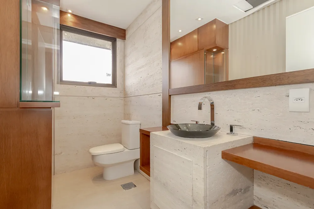 Triplex para venda no bairro Bela Vista em Porto Alegre