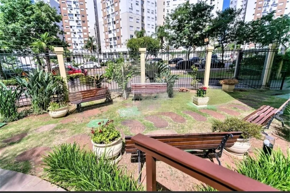 Apartamento para venda no bairro Vila Ipiranga em Porto Alegre