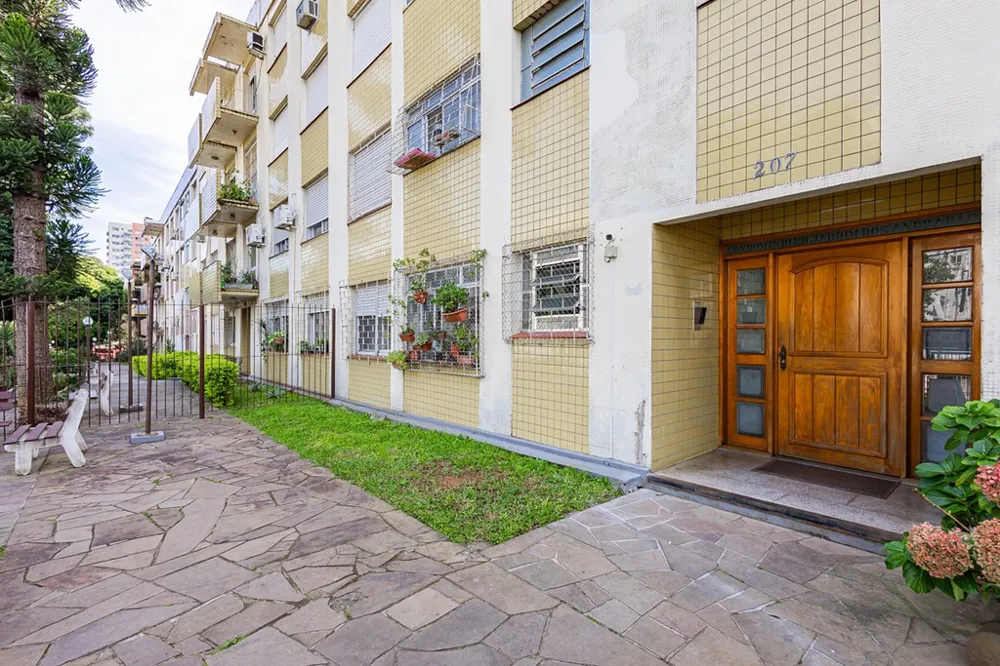 Apartamento para venda no bairro Vila Ipiranga em Porto Alegre