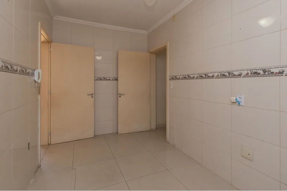 Casa para venda no bairro Vila Ipiranga em Porto Alegre