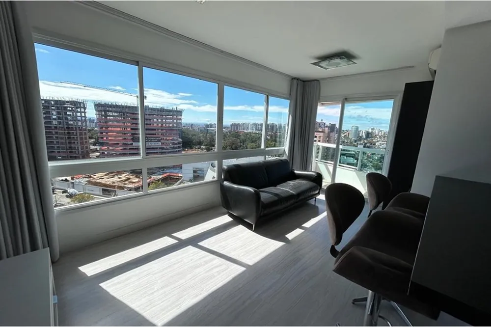 Apartamento para venda no bairro Três Figueiras em Porto Alegre