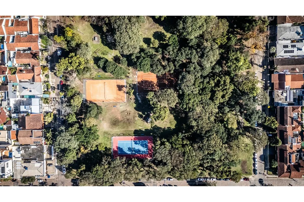 Casa em Condomínio para venda no bairro Três Figueiras em Porto Alegre