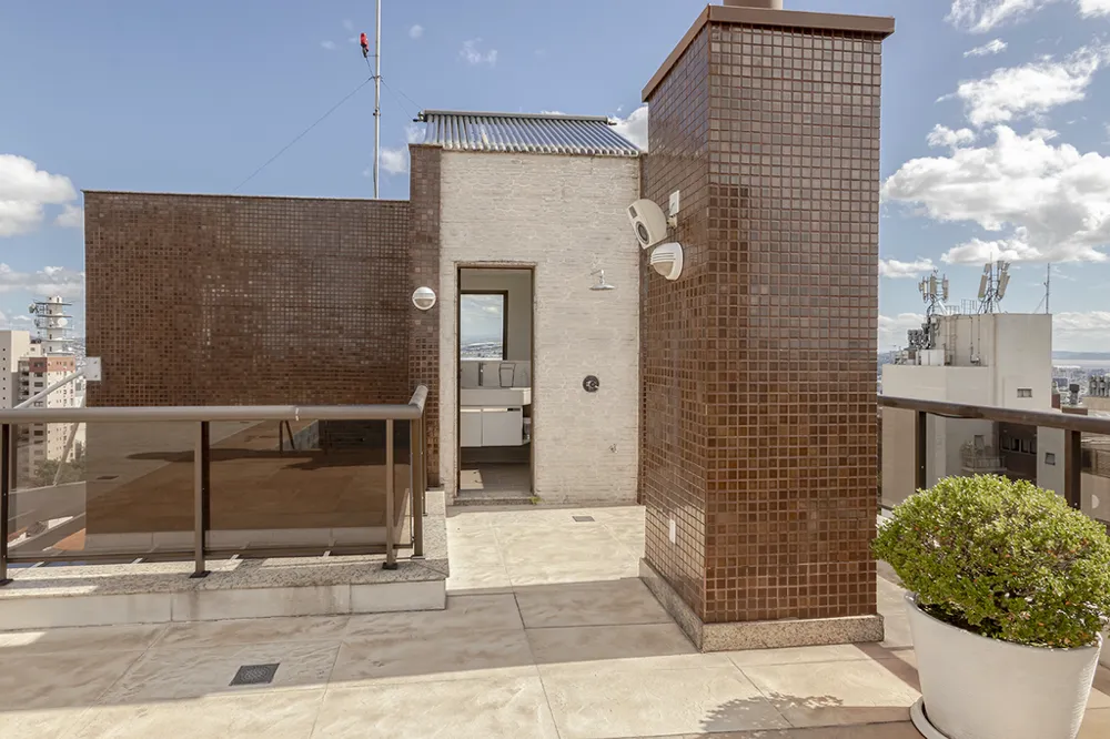 Triplex para venda no bairro Bela Vista em Porto Alegre