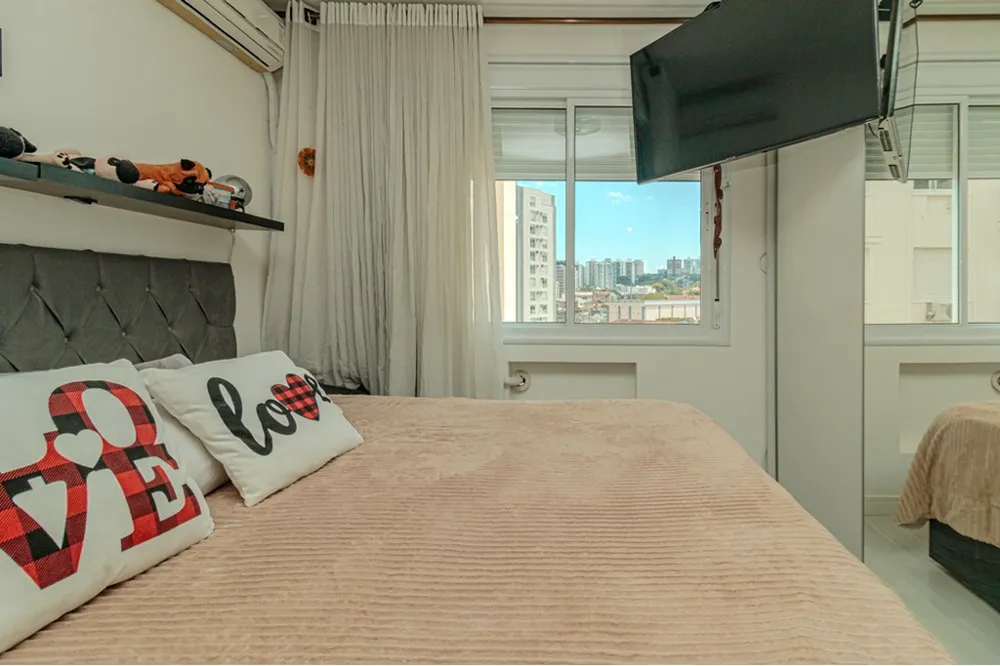 Apartamento para venda no bairro Passo da Areia em Porto Alegre