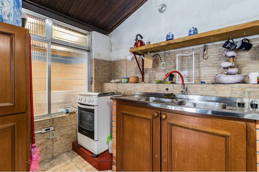 Casa para venda no bairro Partenon em Porto Alegre