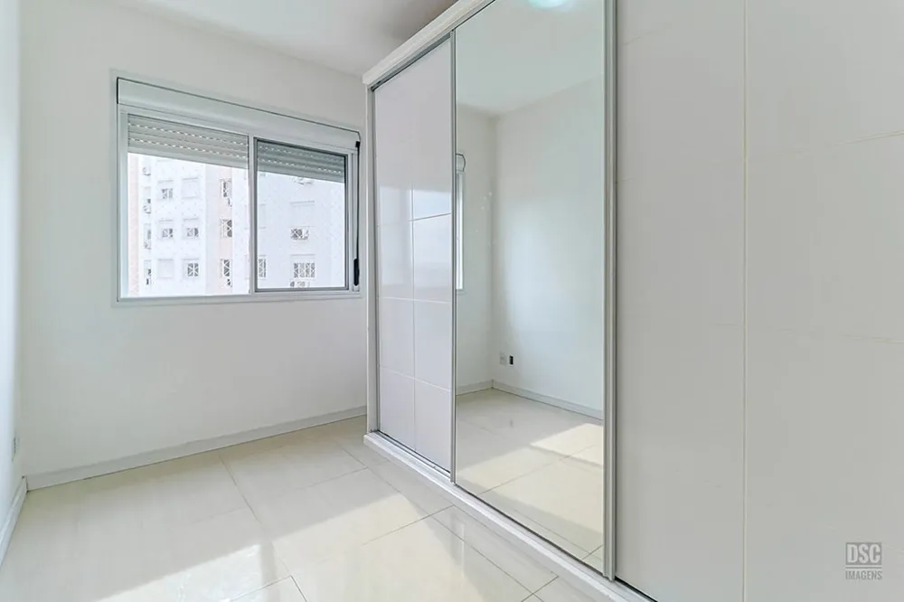 Apartamento para venda no bairro Vila Ipiranga em Porto Alegre
