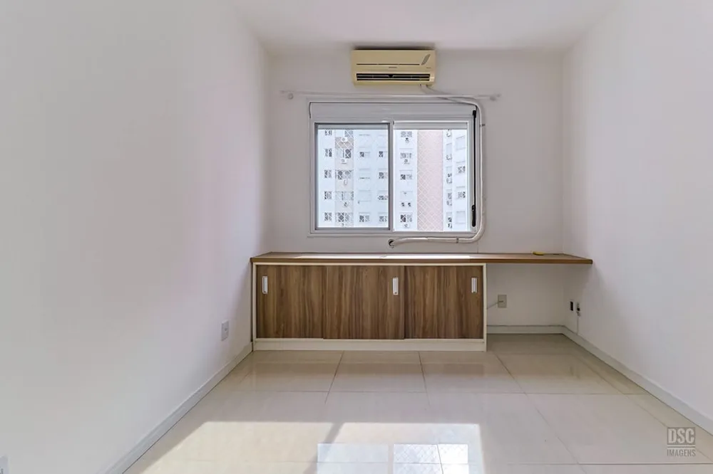 Apartamento para venda no bairro Vila Ipiranga em Porto Alegre