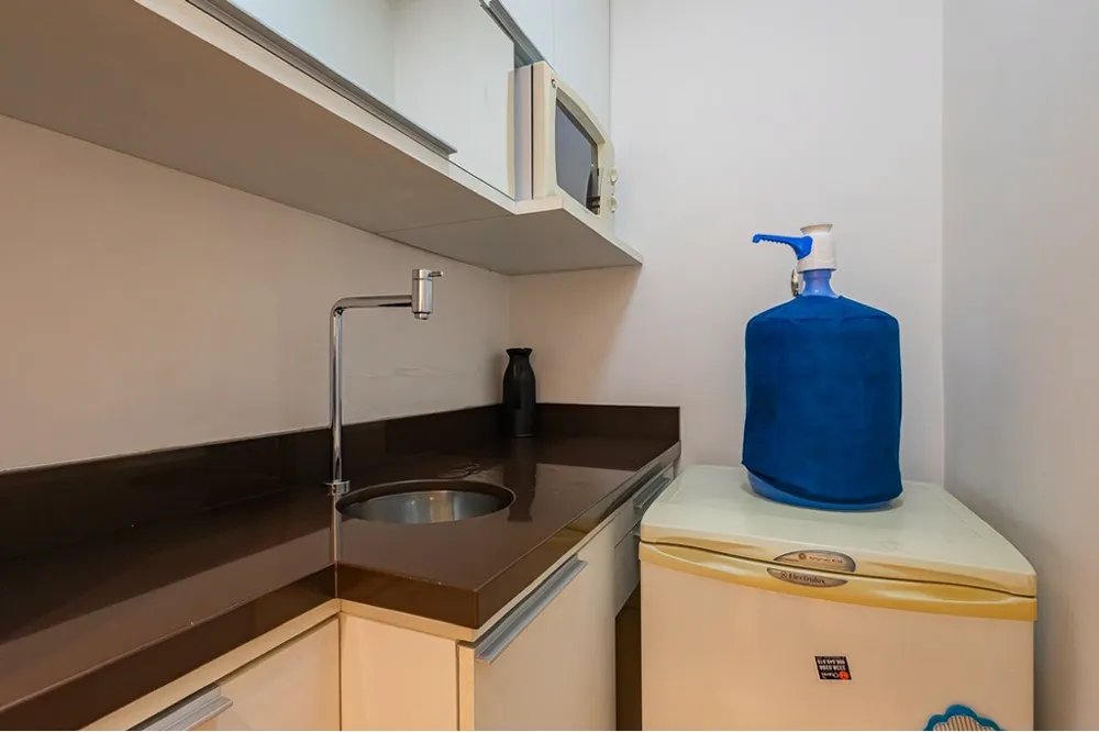 Sala para venda no bairro Chácara das Pedras em Porto Alegre