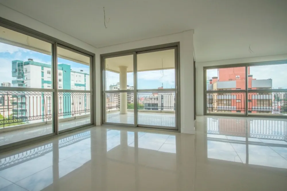 Apartamento para venda no bairro Três Figueiras em Porto Alegre
