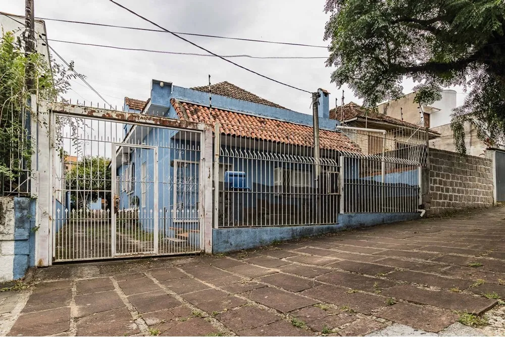 Casa para venda no bairro Partenon em Porto Alegre