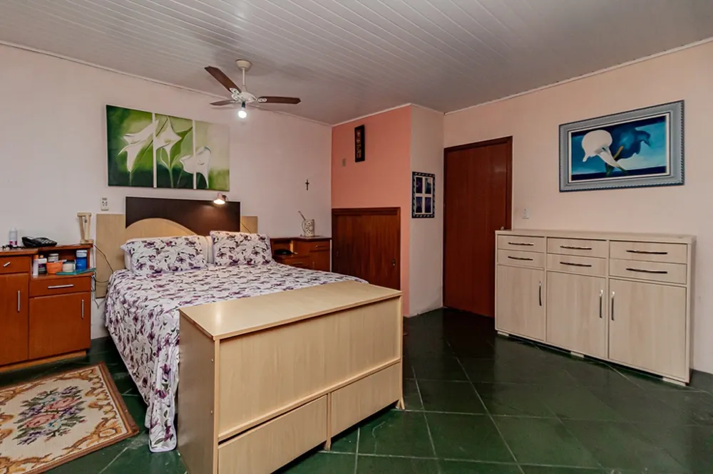 Casa para venda no bairro Vila Ipiranga em Porto Alegre
