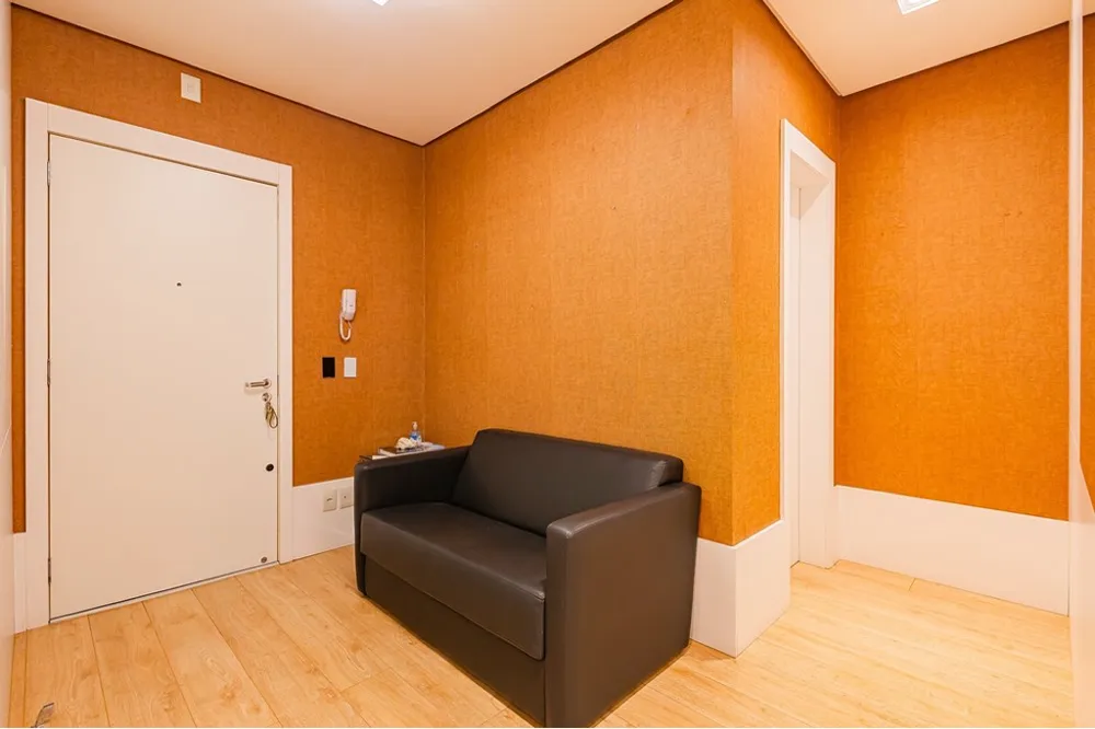 Sala para venda no bairro Chácara das Pedras em Porto Alegre