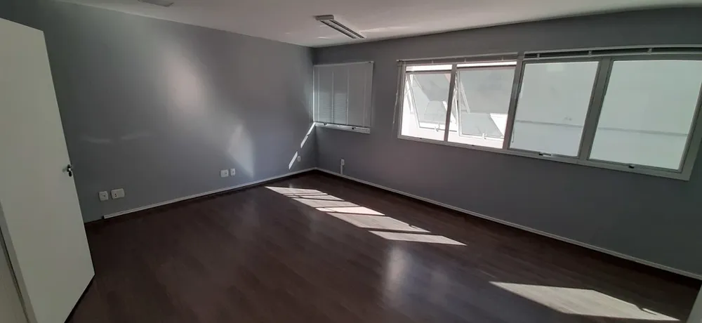 Sala para venda no bairro Menino Deus em Porto Alegre