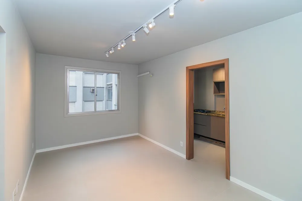 Apartamento para venda no bairro Vila Ipiranga em Porto Alegre