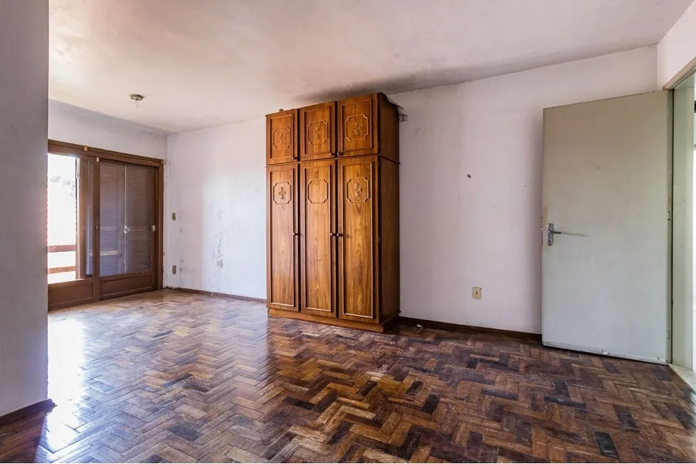 Casa para venda no bairro Partenon em Porto Alegre