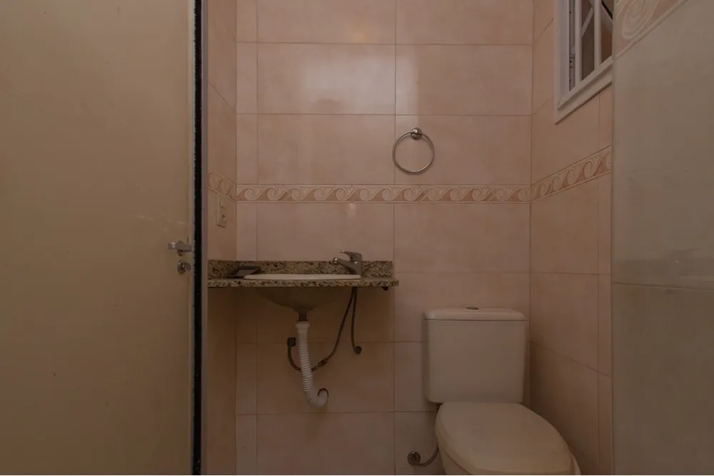 Casa para venda no bairro Vila Ipiranga em Porto Alegre