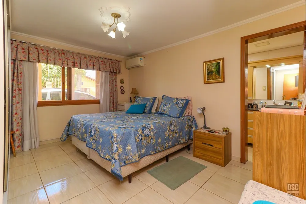 Casa para venda no bairro Rubem Berta em Porto Alegre