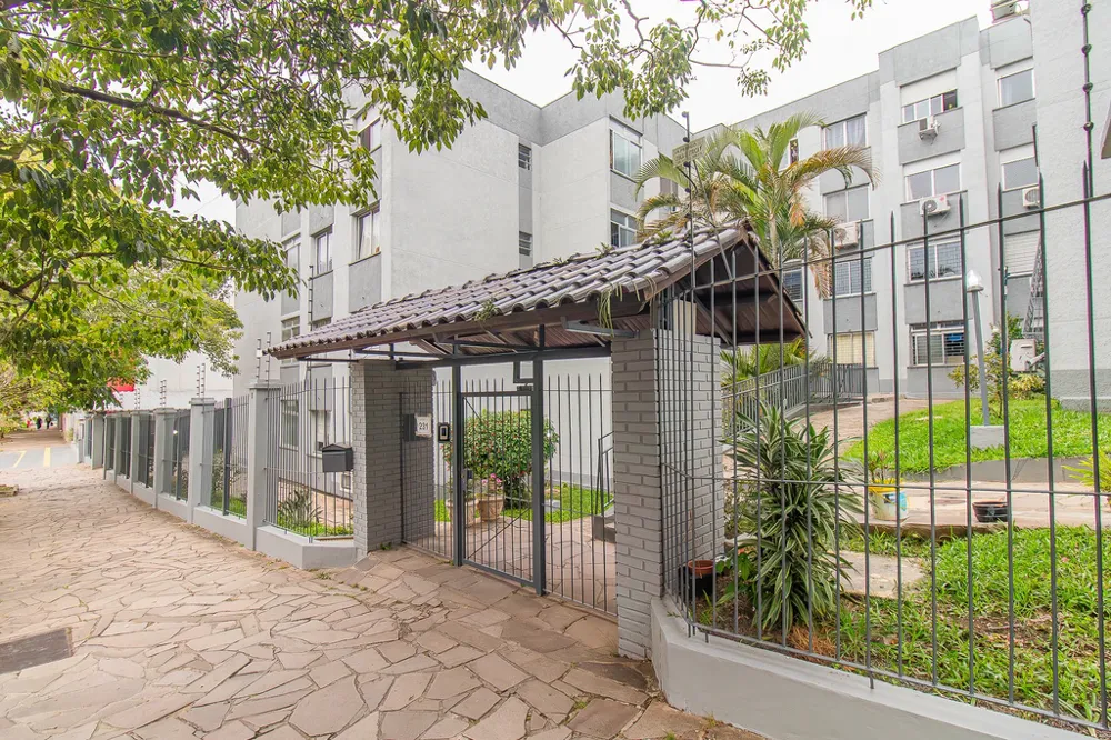 Apartamento para venda no bairro Vila Ipiranga em Porto Alegre