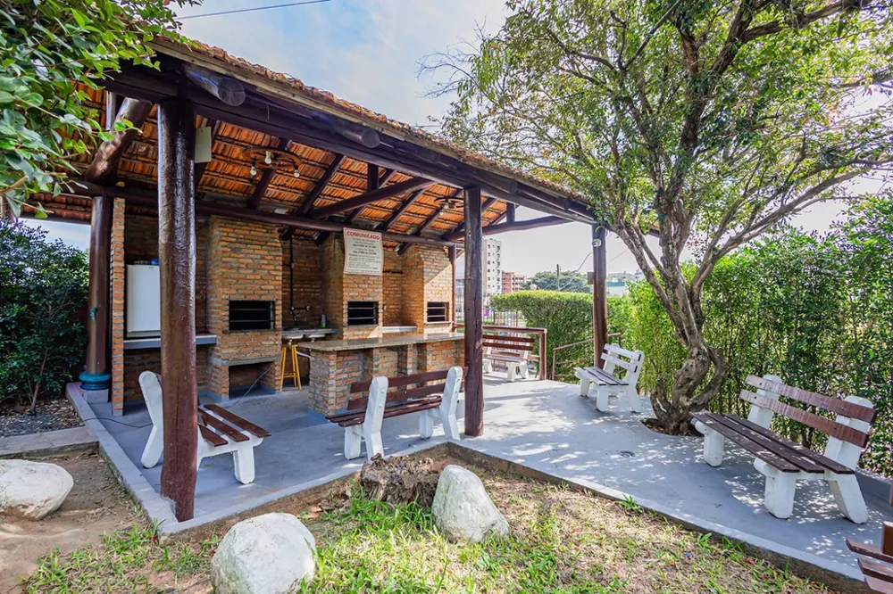 Apartamento para venda no bairro Vila Ipiranga em Porto Alegre