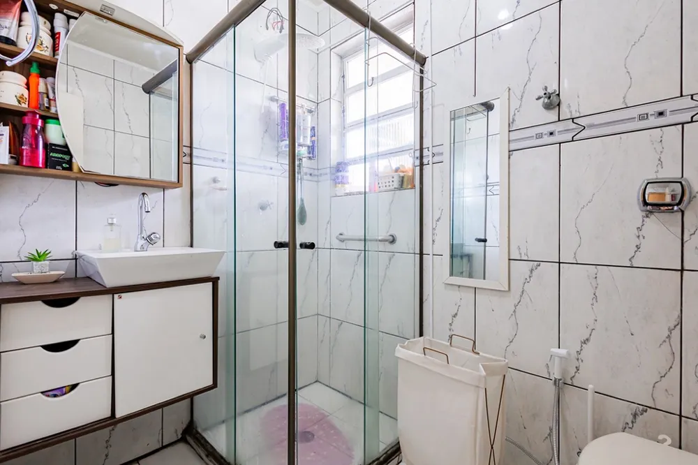 Apartamento para venda no bairro Vila Ipiranga em Porto Alegre