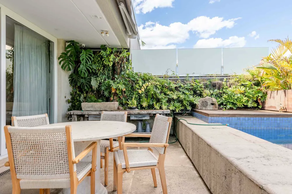 Apartamento para venda no bairro Três Figueiras em Porto Alegre