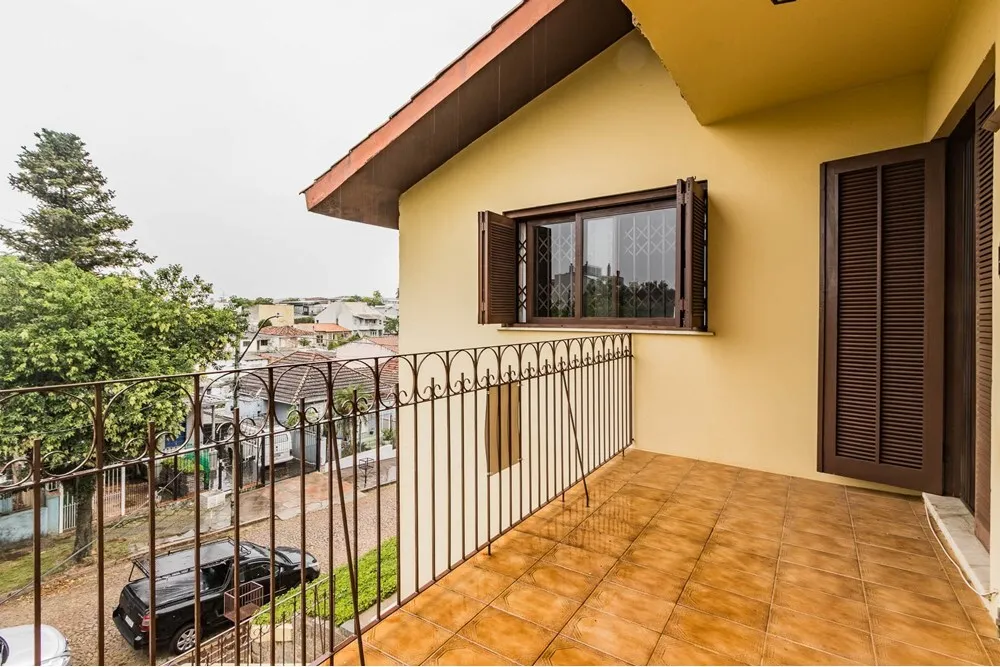 Casa para venda no bairro Vila Ipiranga em Porto Alegre
