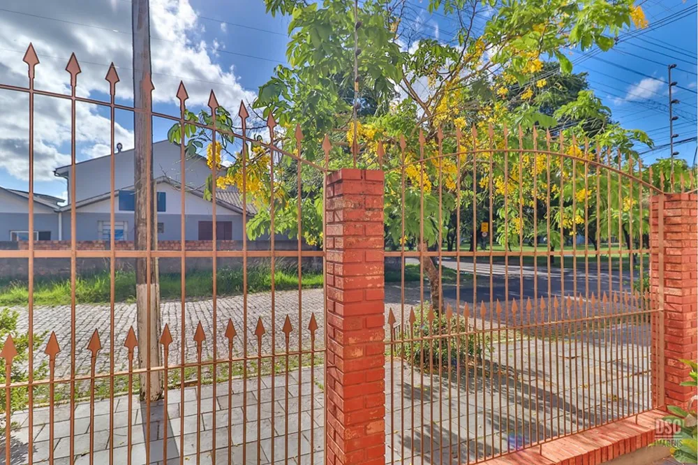 Casa para venda no bairro Rubem Berta em Porto Alegre