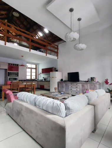 Casa para venda no bairro Floresta em Porto Alegre