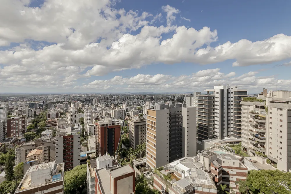 Triplex para venda no bairro Bela Vista em Porto Alegre